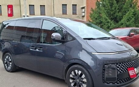 Hyundai Staria, 2022 год, 4 900 000 рублей, 3 фотография