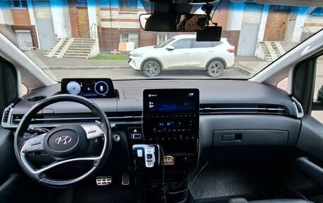 Hyundai Staria, 2022 год, 4 900 000 рублей, 17 фотография