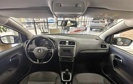 Volkswagen Polo VI (EU Market), 2015 год, 895 000 рублей, 12 фотография
