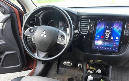 Mitsubishi Outlander III рестайлинг 3, 2012 год, 1 850 000 рублей, 4 фотография