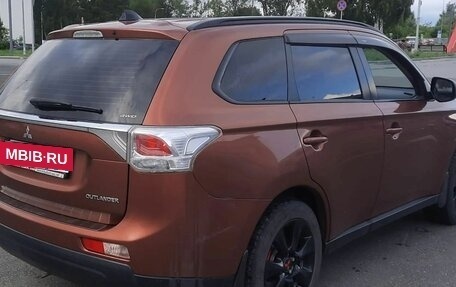 Mitsubishi Outlander III рестайлинг 3, 2012 год, 1 850 000 рублей, 6 фотография