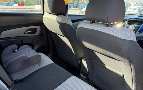 Chevrolet Cruze II, 2011 год, 650 000 рублей, 9 фотография