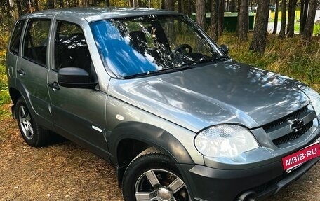 Chevrolet Niva I рестайлинг, 2013 год, 520 000 рублей, 15 фотография