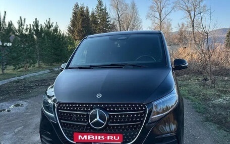 Mercedes-Benz V-Класс, 2024 год, 11 500 000 рублей, 4 фотография