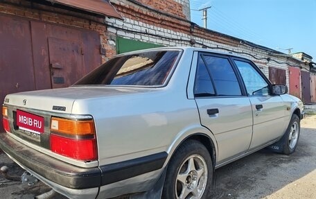Mazda 626, 1987 год, 300 000 рублей, 3 фотография
