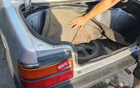 Mazda 626, 1987 год, 300 000 рублей, 8 фотография