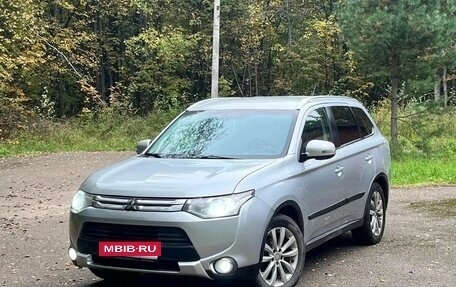 Mitsubishi Outlander III рестайлинг 3, 2014 год, 1 150 000 рублей, 1 фотография