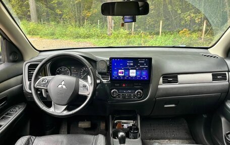 Mitsubishi Outlander III рестайлинг 3, 2014 год, 1 150 000 рублей, 4 фотография