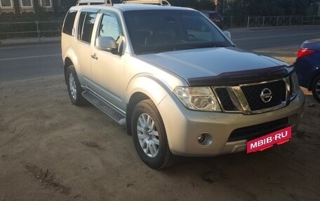 Nissan Pathfinder, 2011 год, 1 700 000 рублей, 2 фотография