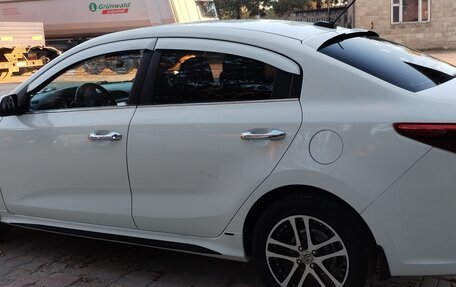 KIA Rio IV, 2018 год, 1 000 000 рублей, 6 фотография