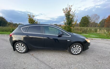Opel Astra J, 2010 год, 560 000 рублей, 3 фотография