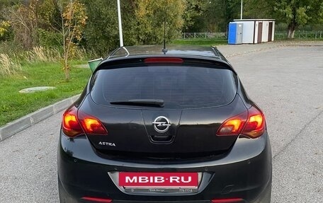 Opel Astra J, 2010 год, 560 000 рублей, 2 фотография
