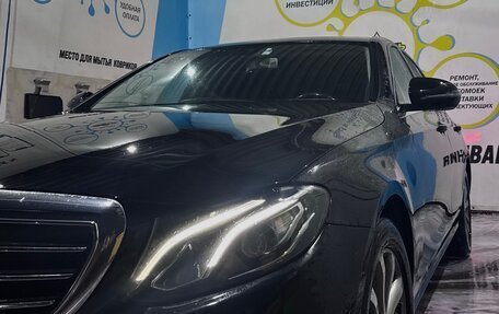 Mercedes-Benz E-Класс, 2018 год, 3 000 000 рублей, 3 фотография