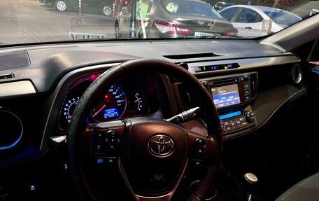 Toyota RAV4, 2015 год, 1 990 000 рублей, 3 фотография