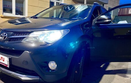 Toyota RAV4, 2015 год, 1 990 000 рублей, 8 фотография