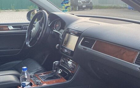 Volkswagen Touareg III, 2010 год, 1 850 000 рублей, 3 фотография
