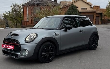 MINI Hatch, 2016 год, 1 950 000 рублей, 2 фотография