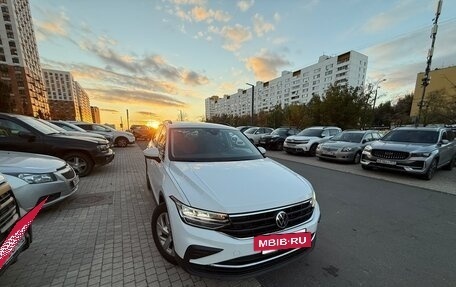 Volkswagen Tiguan II, 2021 год, 2 950 000 рублей, 3 фотография