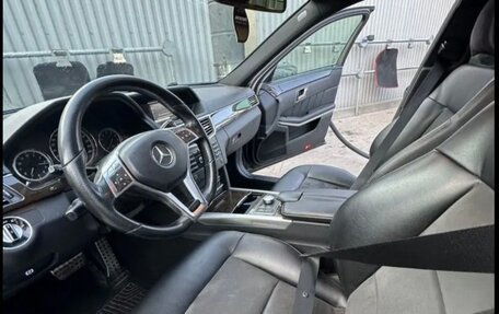 Mercedes-Benz E-Класс, 2012 год, 1 350 000 рублей, 3 фотография