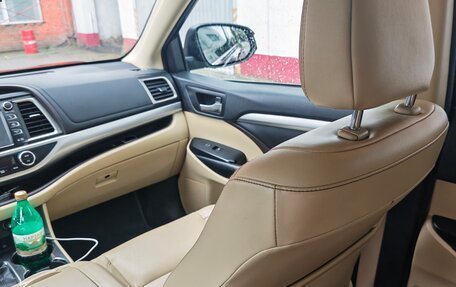 Toyota Highlander III, 2017 год, 1 650 000 рублей, 3 фотография