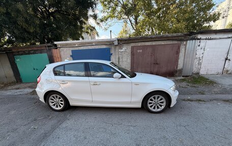 BMW 1 серия, 2007 год, 750 000 рублей, 2 фотография