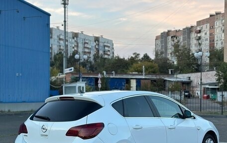 Opel Astra J, 2011 год, 550 000 рублей, 3 фотография