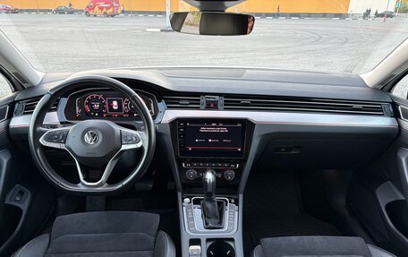 Volkswagen Passat B8 рестайлинг, 2020 год, 4 200 000 рублей, 11 фотография
