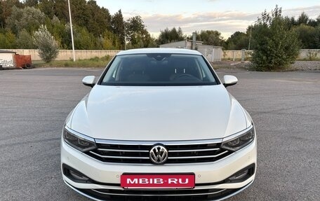 Volkswagen Passat B8 рестайлинг, 2020 год, 4 200 000 рублей, 2 фотография