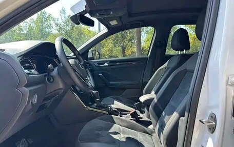 Volkswagen T-Roc I, 2022 год, 1 700 000 рублей, 3 фотография