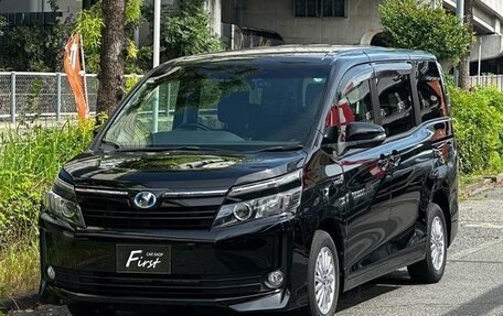Toyota Voxy III, 2015 год, 1 650 000 рублей, 1 фотография