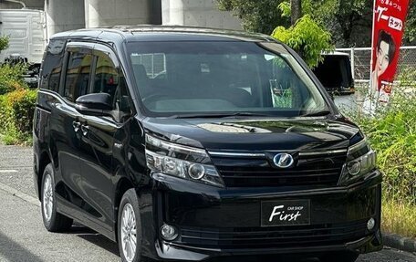 Toyota Voxy III, 2015 год, 1 650 000 рублей, 3 фотография