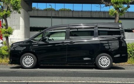 Toyota Voxy III, 2015 год, 1 650 000 рублей, 5 фотография
