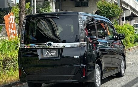 Toyota Voxy III, 2015 год, 1 650 000 рублей, 8 фотография