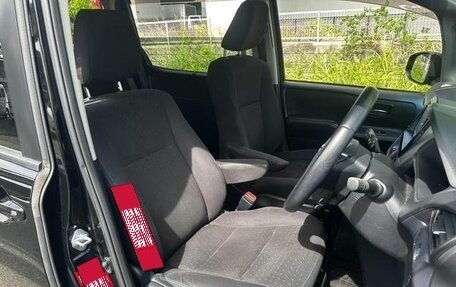Toyota Voxy III, 2015 год, 1 650 000 рублей, 9 фотография