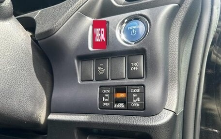 Toyota Voxy III, 2015 год, 1 650 000 рублей, 20 фотография