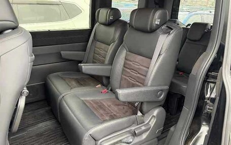 Honda Stepwgn, 2023 год, 2 300 008 рублей, 7 фотография
