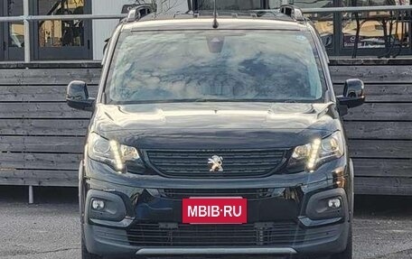 Peugeot Rifter I, 2023 год, 1 690 000 рублей, 2 фотография