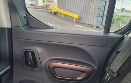 Peugeot Rifter I, 2023 год, 1 690 000 рублей, 23 фотография