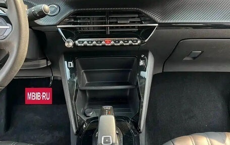 Peugeot 2008 II, 2022 год, 1 430 000 рублей, 12 фотография