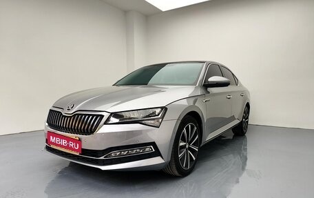Skoda Superb III рестайлинг, 2023 год, 1 590 000 рублей, 1 фотография