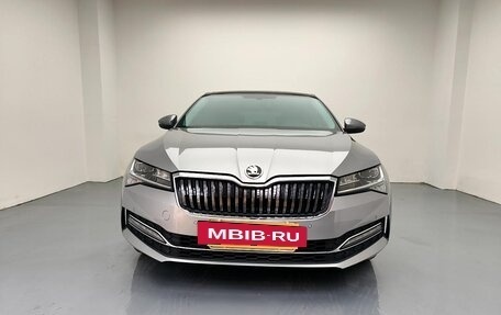 Skoda Superb III рестайлинг, 2023 год, 1 590 000 рублей, 3 фотография
