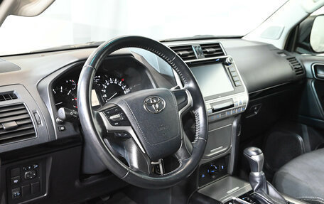 Toyota Land Cruiser Prado 150 рестайлинг 2, 2020 год, 5 200 000 рублей, 11 фотография