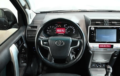Toyota Land Cruiser Prado 150 рестайлинг 2, 2020 год, 5 200 000 рублей, 15 фотография