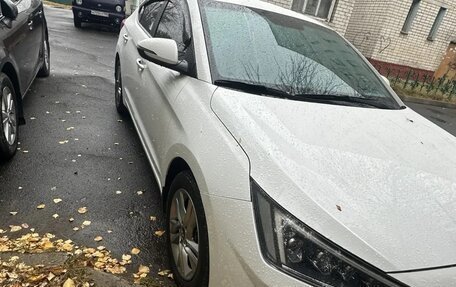 Hyundai Elantra VI рестайлинг, 2019 год, 1 860 000 рублей, 4 фотография