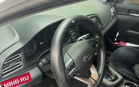 Hyundai Elantra VI рестайлинг, 2019 год, 1 860 000 рублей, 9 фотография
