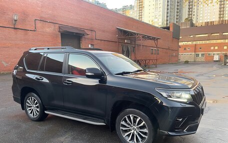 Toyota Land Cruiser Prado 150 рестайлинг 2, 2021 год, 7 500 000 рублей, 3 фотография