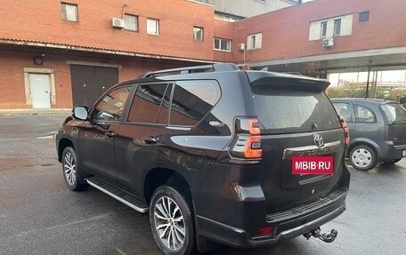 Toyota Land Cruiser Prado 150 рестайлинг 2, 2021 год, 7 500 000 рублей, 6 фотография
