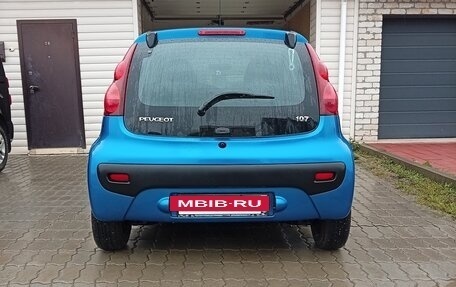 Peugeot 107 I рестайлинг, 2013 год, 520 000 рублей, 4 фотография
