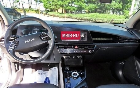 KIA Niro, 2023 год, 1 990 000 рублей, 7 фотография