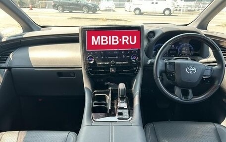 Toyota Vellfire, 2025 год, 7 300 000 рублей, 14 фотография
